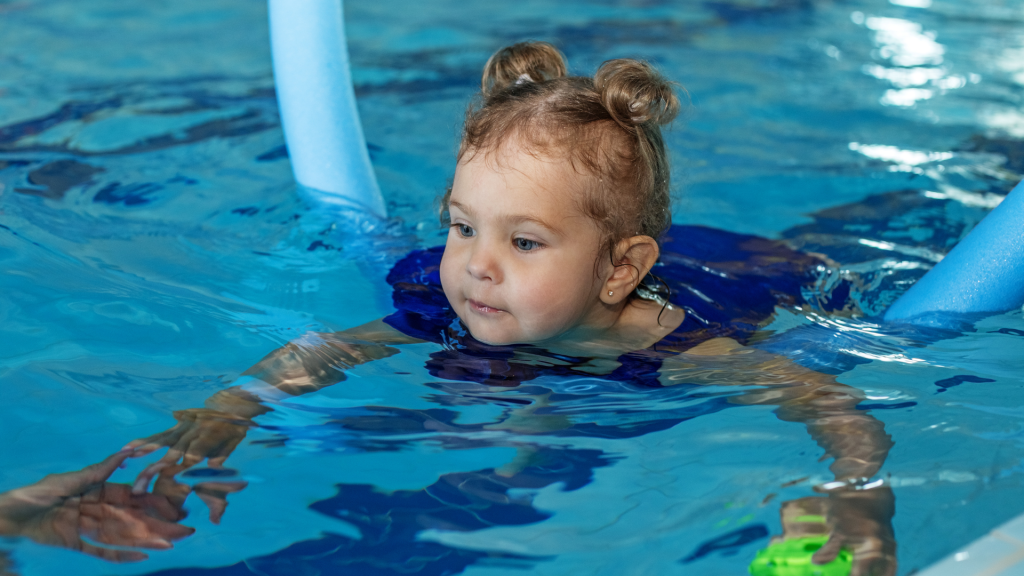 1-1 children swimming class