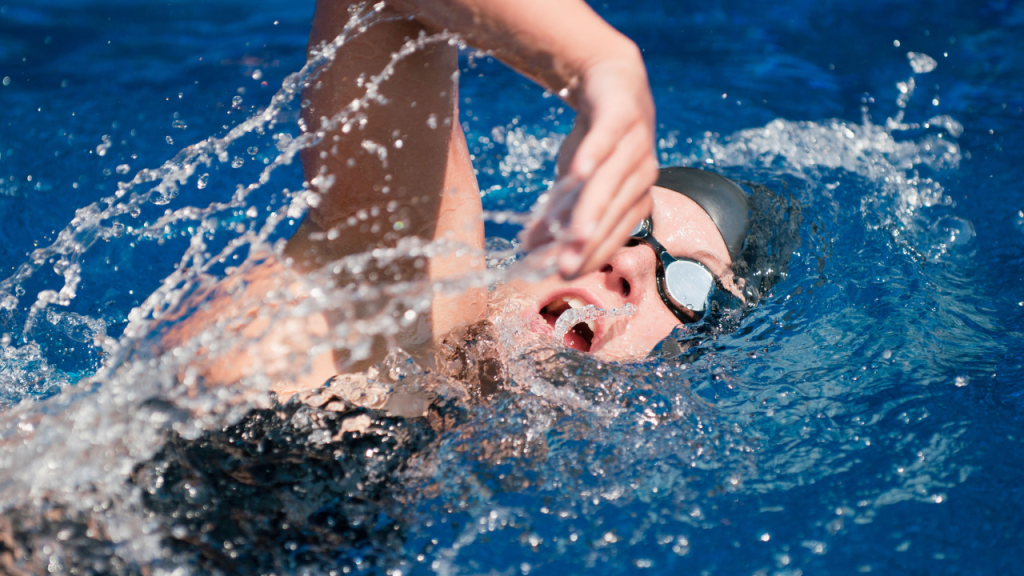6 Benefits of Swimming for Weight Loss